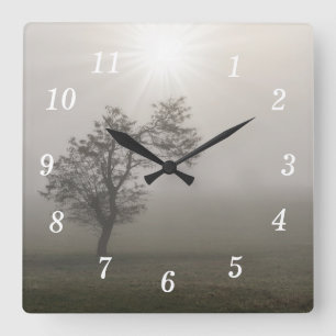Reloj Cuadrado Foggy Starburst Tree Landscape Wall Clock