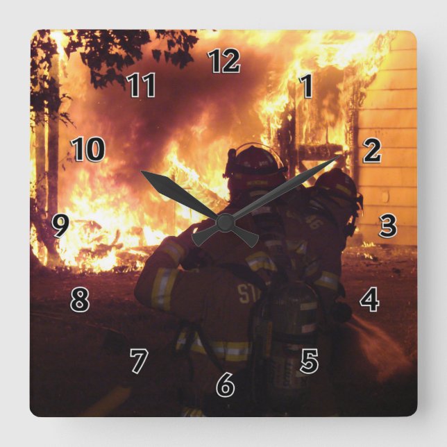 Reloj Cuadrado Fuego de la estructura (Anverso)