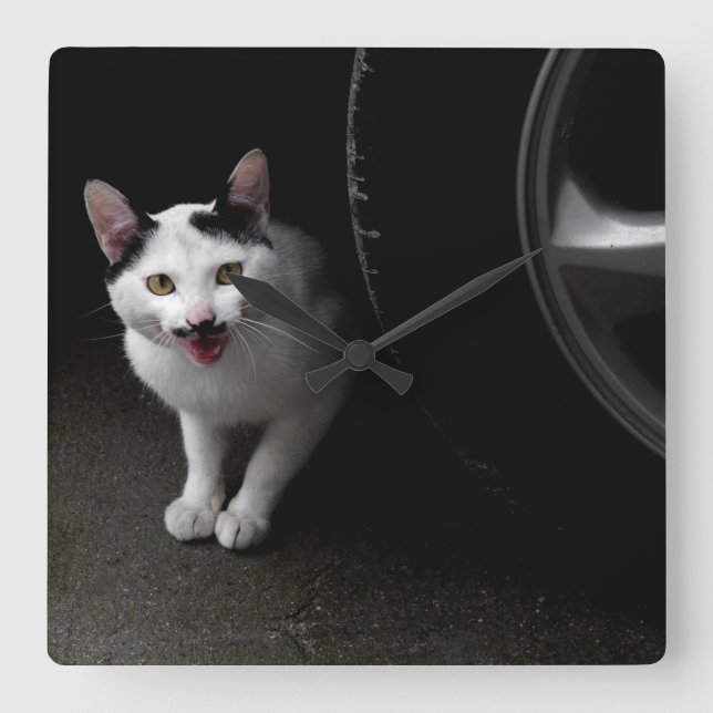 Reloj Cuadrado Gato con bigote (Anverso)