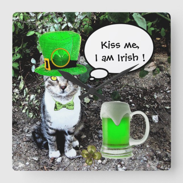 RELOJ CUADRADO GATO DEL DÍA DE SAN PATRICK CON CERVEZA IRLANDESA  (Anverso)
