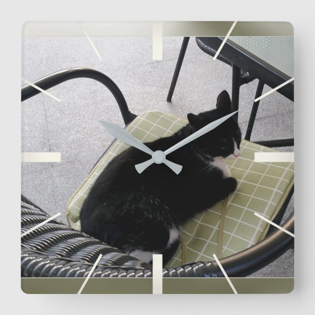 Reloj Cuadrado Gato negro en la terraza (Anverso)