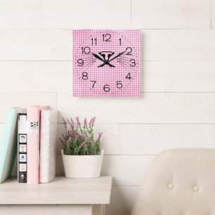 Reloj Cuadrado Gatos que se Whiskers en Gingham rosa y Blanco