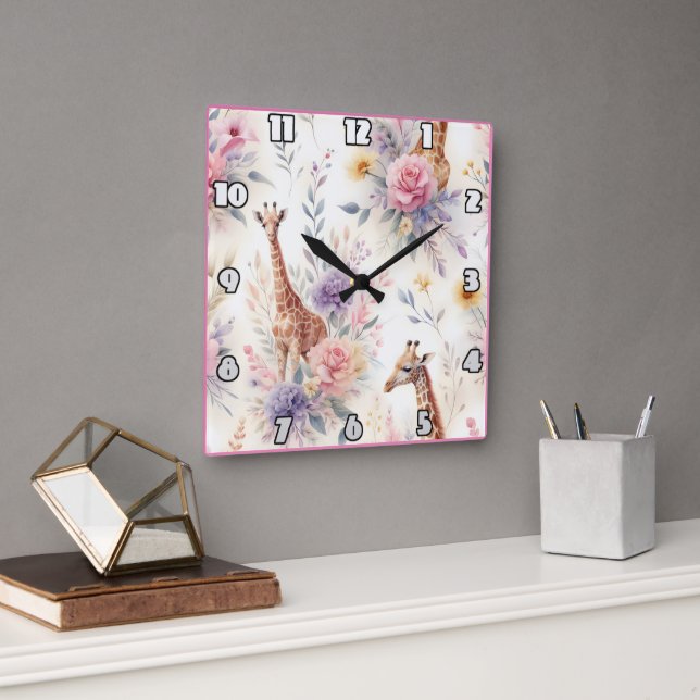Reloj Cuadrado Girafas elegantes en medio de flores vibrantes en  (Oficina)