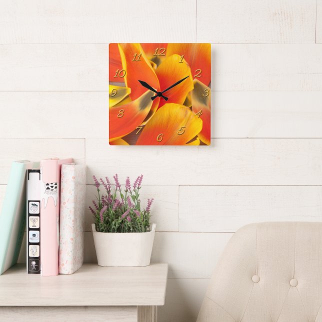 Reloj Cuadrado Girly Tulip Flower Petals Vibrante Naranja She She (Sala de lectura)