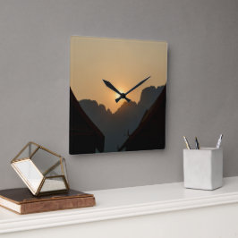 Reloj Cuadrado Golden light on the peaks: sunset in Vang Vieng