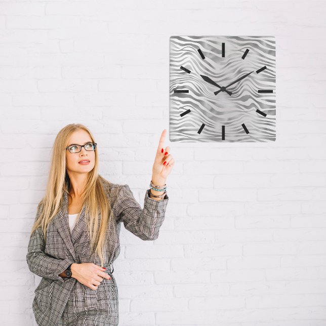 Reloj Cuadrado Gráfica gris plateado piel animal Resumen negro (Gray Silver Graphite Animal Skin Black Abstract Square Wall Clock)