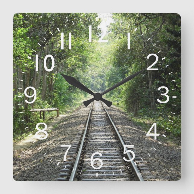 Reloj Cuadrado Hermosa pista de trenes a través de la escena fore (Anverso)