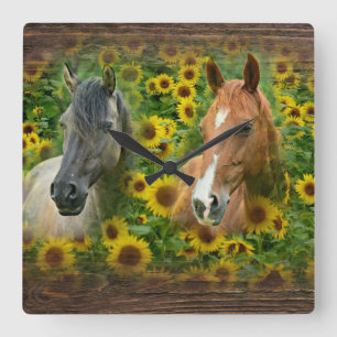 Reloj Cuadrado Hermosos caballos en el campo de los girasoles