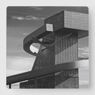 Reloj Cuadrado High School secundaria central, 2017