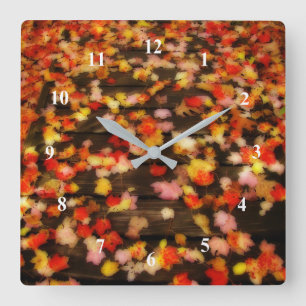 Reloj Cuadrado Hojas de arce de otoño de color rojo brillante