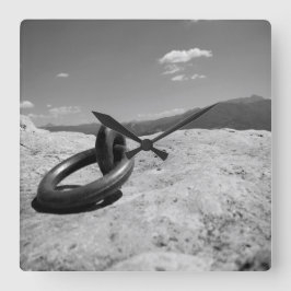 Reloj Cuadrado Hook en el cielo