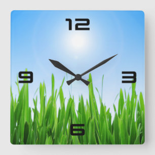 Reloj Cuadrado Jardín de césped verde con diseño de cielo azul