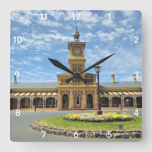 Reloj Cuadrado Journey through Time at Albury Station (Anverso)