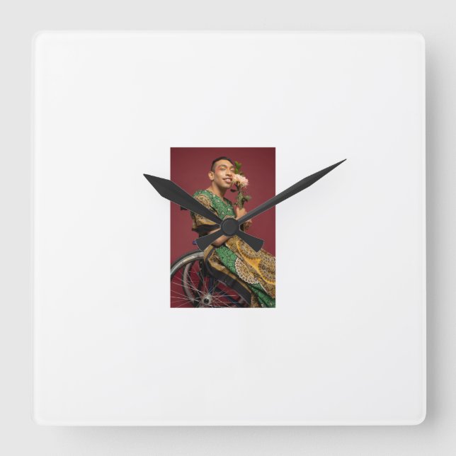 Reloj Cuadrado La colección representa el espíritu ecléctico de B (Anverso)