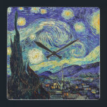 Reloj Cuadrado La noche estrellada de Van Gogh<br><div class="desc">Obra maestra de Van Gogh: Noche estrellada.La noche estrellada es un aceite sobre lienzo del pintor holandés post-impresionista Vincent van Gogh. Pintado en junio de 1889,  se ve desde la ventana de su sala de asilo en Saint-Rémy-de-Provence,  justo antes del amanecer,  con la adición de un pueblo idealizado.</div>
