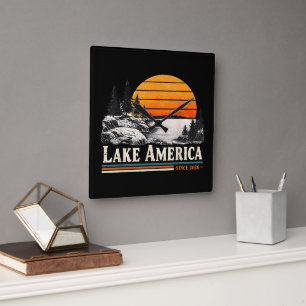 Reloj Cuadrado Lago América 2026 Vintage