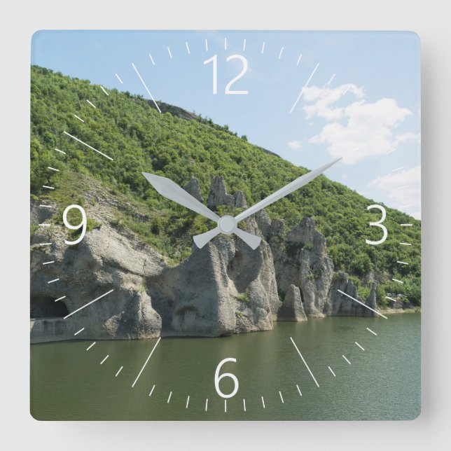 Reloj Cuadrado Las Maravillosas Rocas. Bulgaria (Anverso)