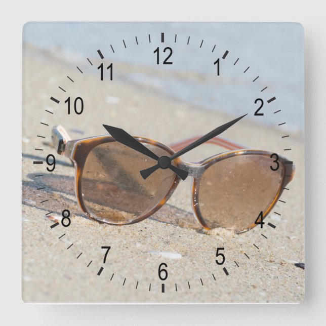Reloj Cuadrado Lentes de sol en la playa (Anverso)