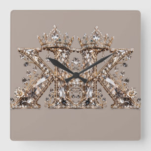 Reloj Cuadrado Letra K Beige Diseño de Lujo con Cristal
