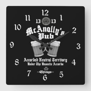 Reloj Cuadrado Logo de McAnally's Pub White