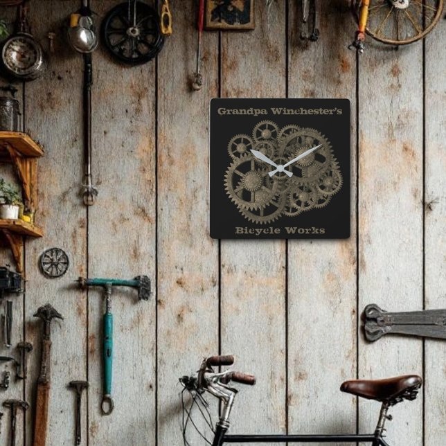 Reloj Cuadrado Los engranajes rusos rompen el negro del vapor (rusty gears on a black background wall clock template)