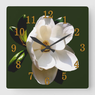 Reloj Cuadrado Magnolia con números dorados