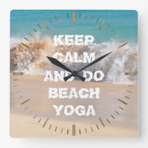 Mantener la calma y hacer BEACH YOGA palabras insp