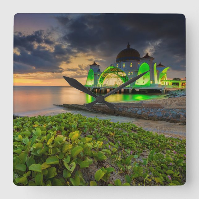 Reloj Cuadrado Melaka durante el atardecer | Masjid Selat (Anverso)