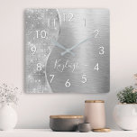 Reloj Cuadrado Metálico personalizado del Purpurina de plata Glam<br><div class="desc">Personalice fácilmente este reloj de pared con motivos purpurinas metalizado y glamorosos con su propio nombre personalizado.</div>