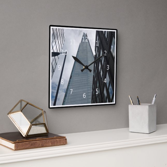 Reloj Cuadrado Mirando hacia el Shard, Tooley Street, Londres, (Oficina)