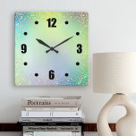 Reloj Cuadrado Moda de confeti dorado de color gris oscuro verde<br><div class="desc">Numerales negritos, negros y fáciles de leer y ricos puntos de confeti de Relieve metalizado dorado con champán sobre una moda, color azul turquesa pastel, color verde y color morado. Relájese en su habitación favorita con este elegante, moderno, sencillo y de moda reloj en la pared. Tu elección de una...</div>