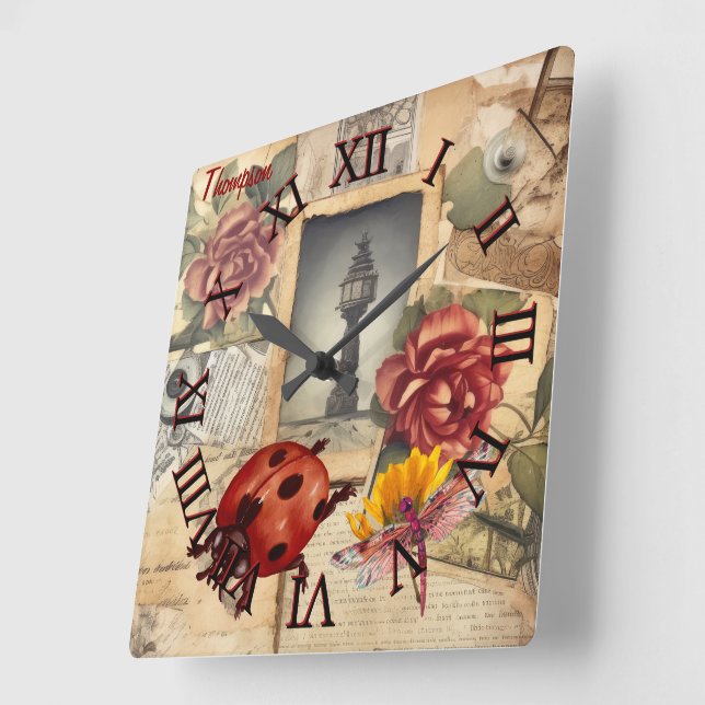 Reloj Cuadrado Monograma de fondo rústico floral y libélula (Ángulo)