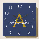 Reloj Cuadrado Monograma de monograma del guión azul de la marina<br><div class="desc">Reloj de nombres de monograma con guión azul de oro y marina. Esto hace que el dulce perfecto cumpleaños 16,  boda,  ducha de novia,  aniversario,  ducha de bebé o fiesta de soltera sea regalo para alguien que ama el lujo glam y los estilos de moda.</div>