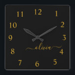 Reloj Cuadrado Monograma del guión de oro negro nombre de la chic<br><div class="desc">Reloj de nombres de monograma Gold y Black Script. Esto hace que el dulce perfecto cumpleaños 16,  boda,  ducha de novia,  aniversario,  ducha de bebé o fiesta de soltera sea regalo para alguien que ama el lujo glam y los estilos de moda.</div>