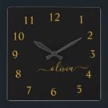 Reloj Cuadrado Monograma del guión de oro negro nombre de la chic<br><div class="desc">Reloj de nombres de monograma Gold y Black Script. Esto hace que el dulce perfecto cumpleaños 16,  boda,  ducha de novia,  aniversario,  ducha de bebé o fiesta de soltera sea regalo para alguien que ama el lujo glam y los estilos de moda.</div>