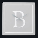 Reloj Cuadrado Monograma gris claro simple<br><div class="desc">¡Gracias por tu compra!</div>