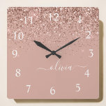 Reloj Cuadrado Monograma monograma de guion de Purpurina rosa de<br><div class="desc">Oro Rosa - Reloj de nombres de monograma del Purpurina de chispas rosadas Rubor. Esto hace que el dulce perfecto cumpleaños 16,  boda,  ducha de novia,  aniversario,  ducha de bebé o fiesta de soltera sea regalo para alguien que ama el lujo glam y los estilos de moda.</div>