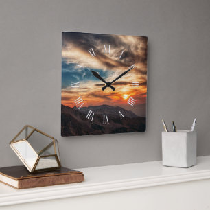 Reloj Cuadrado Montañas ahumadas Tema de la naturaleza Amanecer