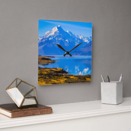 Reloj Cuadrado Monte Cook con vistas al lago Pukaki, NZ