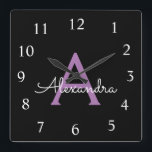 Reloj Cuadrado Morado Black Script Girly Monograma Nombre<br><div class="desc">Reloj de nombres de monograma con guión morado y negro. Esto hace que el dulce perfecto cumpleaños 16,  boda,  ducha de novia,  aniversario,  ducha de bebé o fiesta de soltera sea regalo para alguien que ama el lujo glam y los estilos de moda.</div>