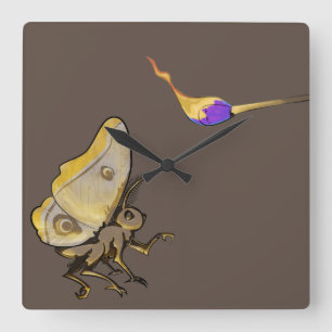 Reloj Cuadrado Moth a una llama