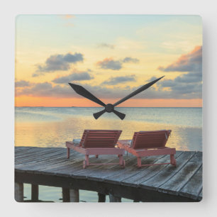 Reloj Cuadrado Muelle con vista al océano, Belice