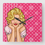 Reloj Cuadrado Mujer del arte pop soñando<br><div class="desc">Bonito rubia soñando con puntos polacos fondo</div>