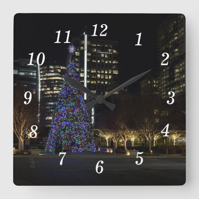 Reloj Cuadrado Muro de los Navidades del centro de Dallas (Anverso)