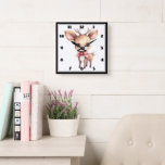 Reloj Cuadrado Navidades ratos renos<br><div class="desc">Un reloj con el ilustracion de un adorable venado. Ojos grandes orejas grandes con una cabeza grande y pequeñas cuerdas marrones. Con un gran arco rojo.</div>