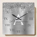 Reloj Cuadrado Nombre de monograma Metalizado cepillado por Purpu<br><div class="desc">El Relieve metalizado Silver Faux Metallic Sparkle Purpurina Cepillado Monograma Metalizado y Reloj Pared de Lujo Inicial. Esto hace el regalo perfecto dulce de 16 años,  boda,  ducha de novia,  aniversario,  ducha de bebé o fiesta de soltera para alguien que ama el lujo glam y los estilos de moda.</div>