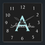 Reloj Cuadrado Nombre del Monograma de la Girona del Guión Azul V<br><div class="desc">Reloj de nombres de monograma de escritura azul Verde azulado y negro de Aqua. Esto hace que el dulce perfecto cumpleaños 16,  boda,  ducha de novia,  aniversario,  ducha de bebé o fiesta de soltera sea regalo para alguien que ama el lujo glam y los estilos de moda.</div>