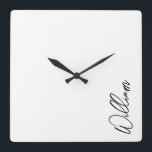 Reloj Cuadrado Nombre personalizado de guión moderno<br><div class="desc">Regalos de nombres personalizados Minimalistas modernos Este diseño presenta un nombre personalizado en letra de escritura a mano moderna en negro sobre fondo blanco.</div>