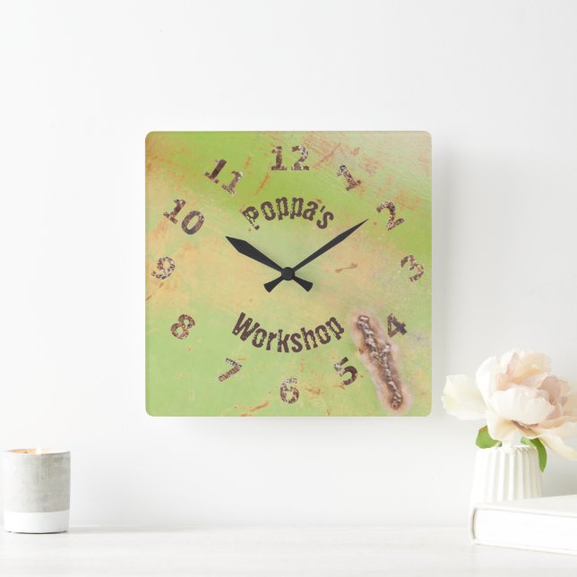 Reloj Cuadrado Nombre personalizado Taller de Garaje Rústico Pati (Hogar)