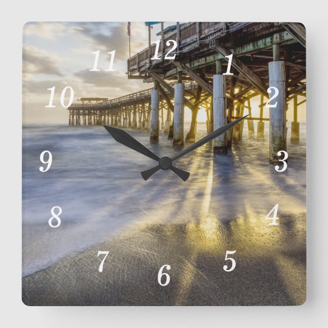 Reloj Cuadrado Ondas Suaves En El Cocoa Pier (Anverso)